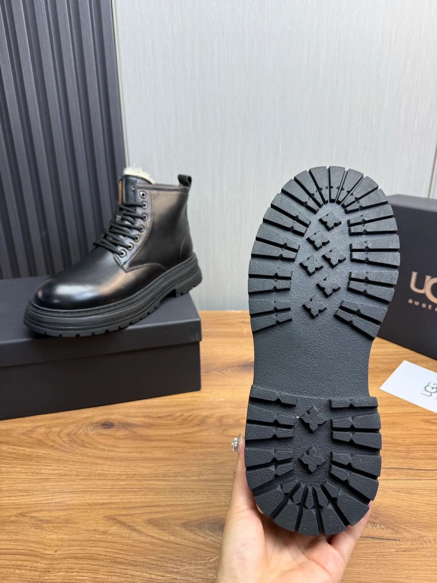 Factory price 680💰 [UGG] Men's hot winter warm boots🐑Simple and fashionable design, cowhide➕comfortable and warm wool lining. Soft and comfortable to wear, good warmth retention, and excellent foot feel. Regular size 38-45